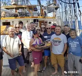 两个男孩用艘玩具船环游了世界哪怕玩具,征途也是星辰大海