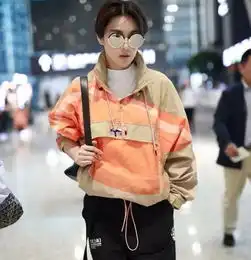这位军嫂太飒了长发美艳短发帅过男星,网友这还是张馨予吗