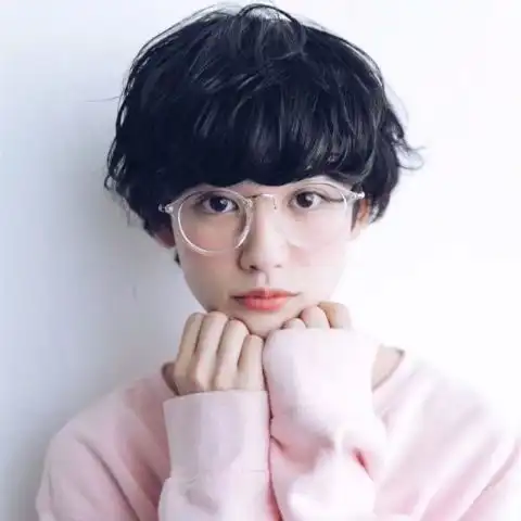 看到这个日本美形男模扮女装的照片我可能要弯了