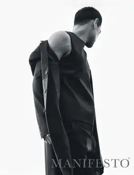 组图彭于晏花园大片硬朗魅力黄师傅巴黎打拳