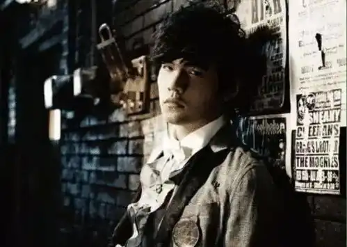 42岁过气男明星,天天靠胖蹭热搜,凭什么还能这么红啊