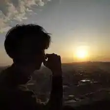 留学圈鸡娃现状教育花费1000w,回国月薪7000