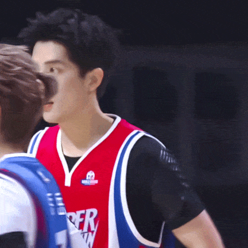 露腹肌打擦边这届内娱年下男明星都这么野的吗