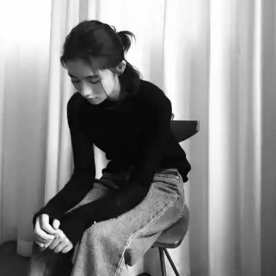 女生头像黑白高冷霸气超拽孤独女生头像