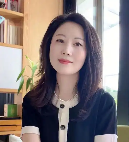 中年女人最吃这三招男人不用死缠烂打,她也会主动找你聊天