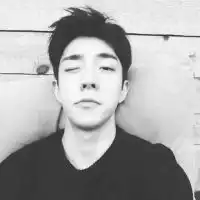 黑白伤感失落男生头像微信头像图片大全