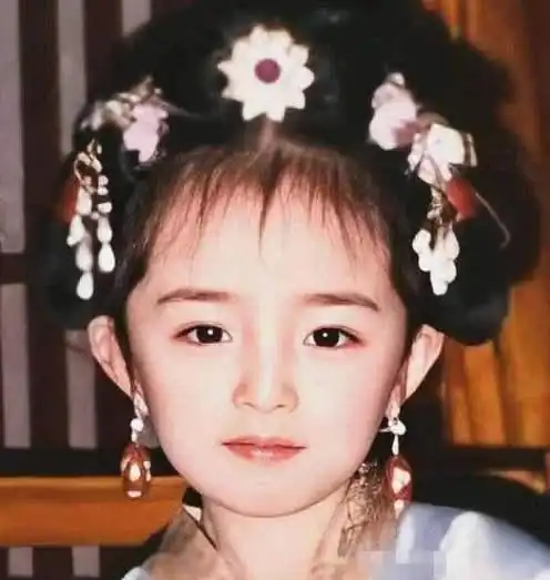 小糯米5岁照片被公开,看到真实颜值后,难怪杨幂迟迟不愿公开