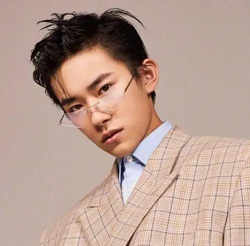 年纪轻轻就能有一番作为的男人面相