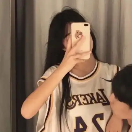 情侣头像成熟稳重一对早点睡明天就不爱你