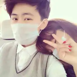 情侣头像合影男的带口罩