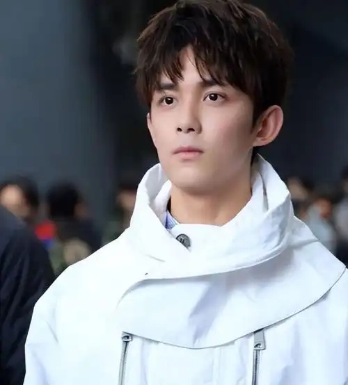 拔出萝卜带出泥宋祖儿接连爆瓜,多年未合作的吴磊却惨遭牵连