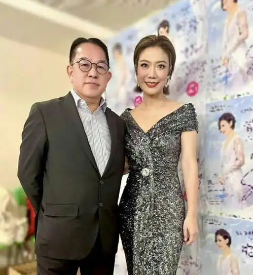 43岁tvb女星再爆与另一成熟男逛街疑离过婚女儿曾亮相央视节目