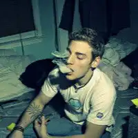 帅气的欧美抽烟男孩的头像男人魅力的体现