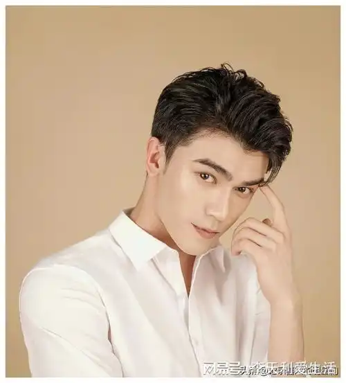 新疆的男演员们也是特别有魅力,帅气迷人十足哦