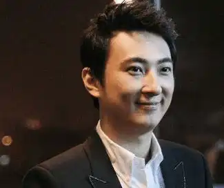 王思聪吃玉米网友卫衣头像都出来了