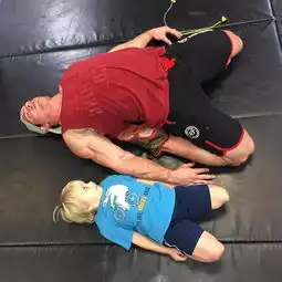 身高1.78米,体重208斤,这个肌肉猛男能把健身房练破产