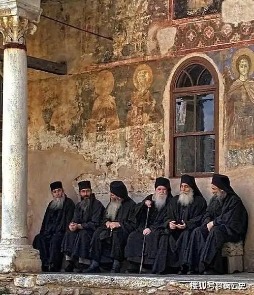 希腊阿陀斯山世上唯一的男人国,禁止女性进入,至今已延续千年