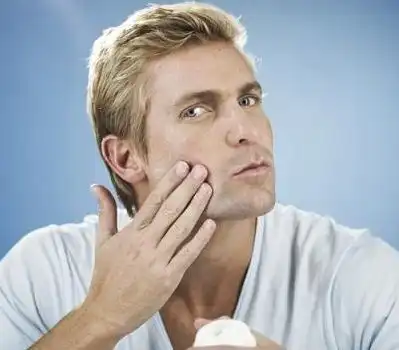 为什么男生不用护肤品皮肤比女生还好,男人到底要不要护肤品