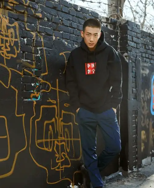 娱乐圈中的人间清醒,这个95后男演员这句话让我破防了