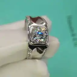 男士白金钻戒价格怎么选