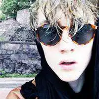 墨镜西装男头像微信头像图片大全