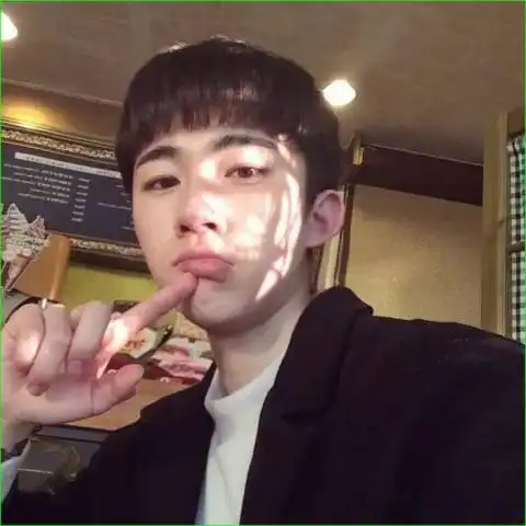 男生头像,一见钟情不止是男生对女生才有的感觉