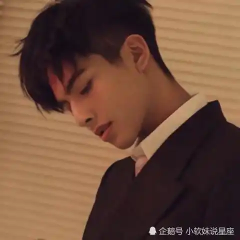 12星座男爱你不会问的问题,敢问还是不够爱你,女生早点放弃