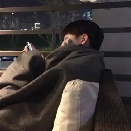 宠物头像男暖色调微信头像,送给爱宠物的男生使用的