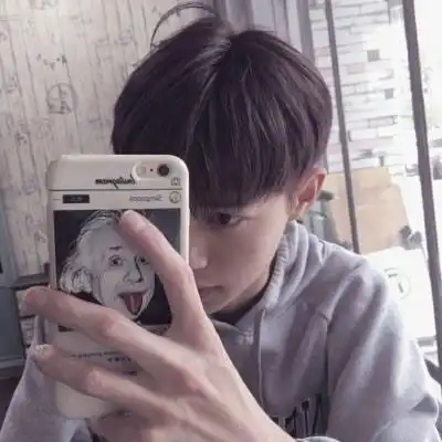 手机挡脸帅哥图片头像男生手机控挡脸帅气