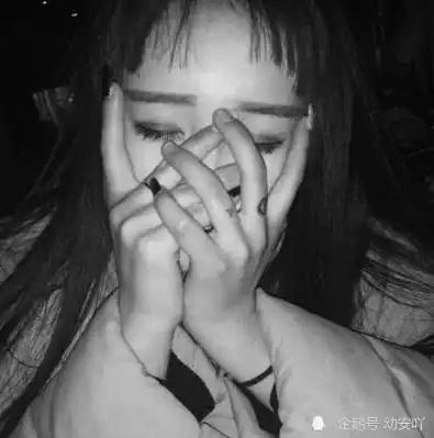 网易云热评女友大姨妈没来,她说准备买个试纸测下,我心疼的问那