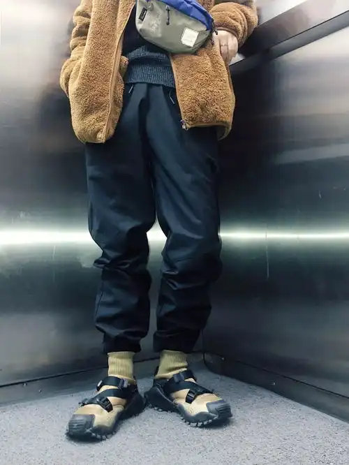 好物新鞋怎么搭你还差一条男生必备的束脚裤