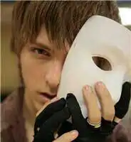 求一些拿着面具悲伤小丑之类的要戴的图片唯美悲伤随意