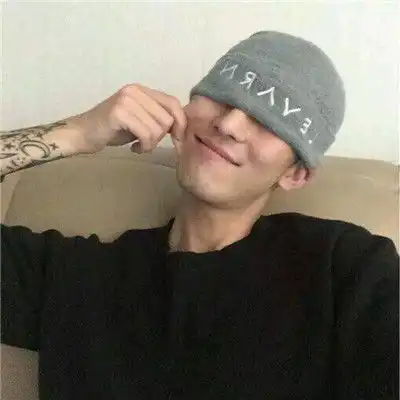 帅气男生头像伤感寂寞孤独2018他刺痛你的心但你不肯觉醒