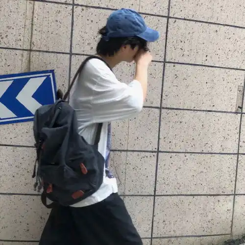 男生头像十七日尾灯