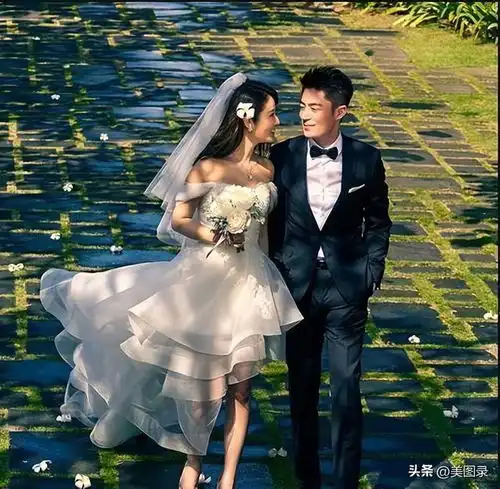 林心如和霍建华,林心如穿卡通皮肤蜡黄难掩阿姨感,老公男神依旧