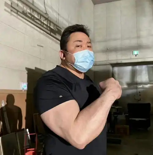 自从换了这个硬汉头像,再没受过委屈