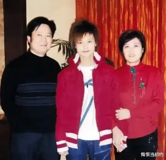 2019年,李宇春的父亲听闻女儿找了老外男友,质问她你为什么找外国人