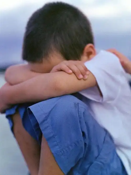 19岁男子遭3女生侵害,防范教育不仅限于女生,家长要重视