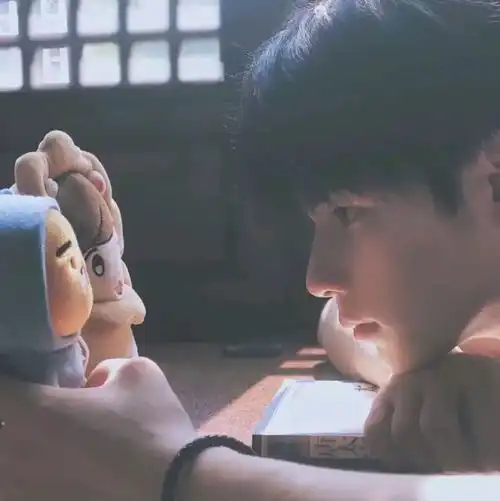 真人男生头像相遇总有原因,不是恩赐就是教训