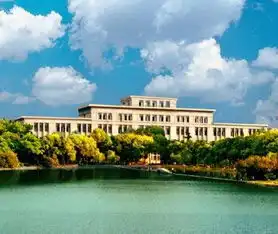 武汉理工大学政治与行政学院