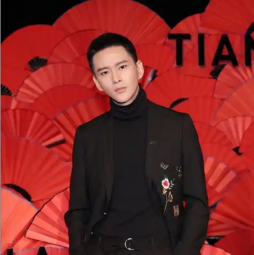 黄宥明如懿传里最帅的太监,戴表也很帅