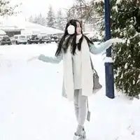 qq头像下雪女生冬天下雪的女生头像