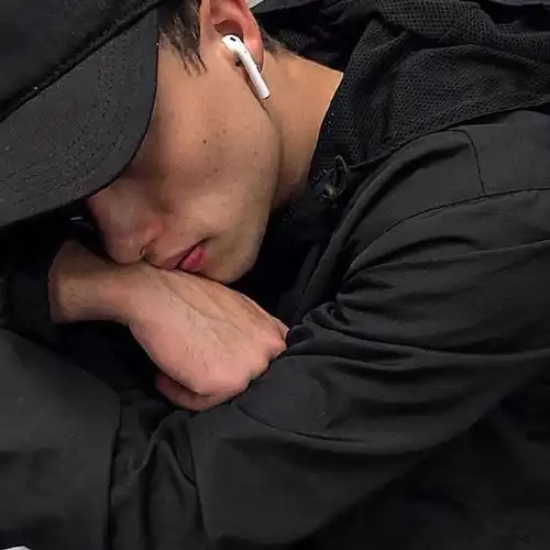 男生头像我在和马克思讨论你