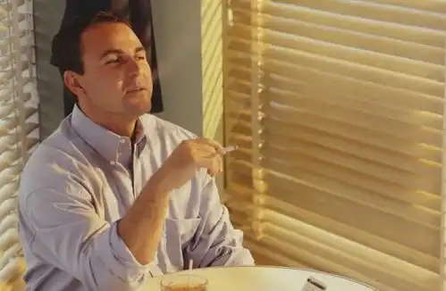 肾虚偏爱这3类男性,希望你不在列,常吃3物,为男人味加分