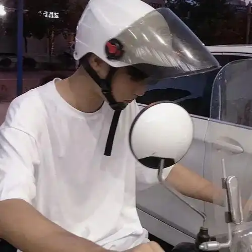 真人男生头像有些相遇就是一场误会失去就该庆幸