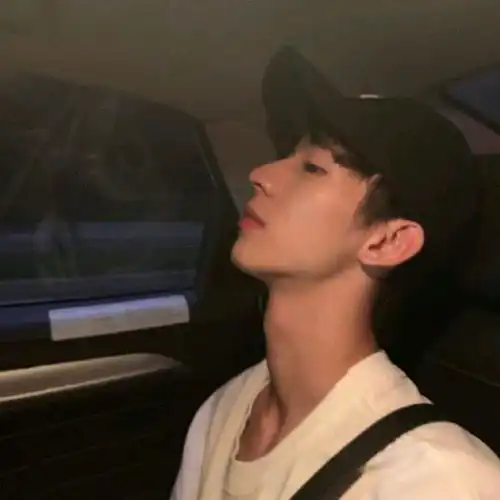 真人版男生头像干净帅气迷人