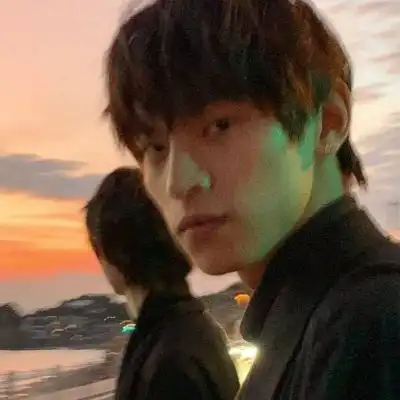 ins男生头像超酷高冷成熟