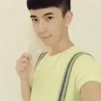 小男生可爱头像有人说生命本是一场漂泊的旅行,遇见了谁都是一2