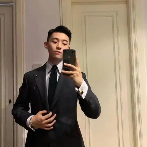 2023最新摆脱稚气成熟男生头像