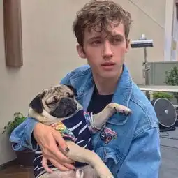 男生发型两边剃掉,一秒变帅哥